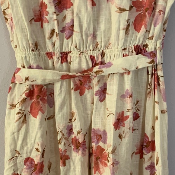 Cream floral dress - Picture 8 of 9